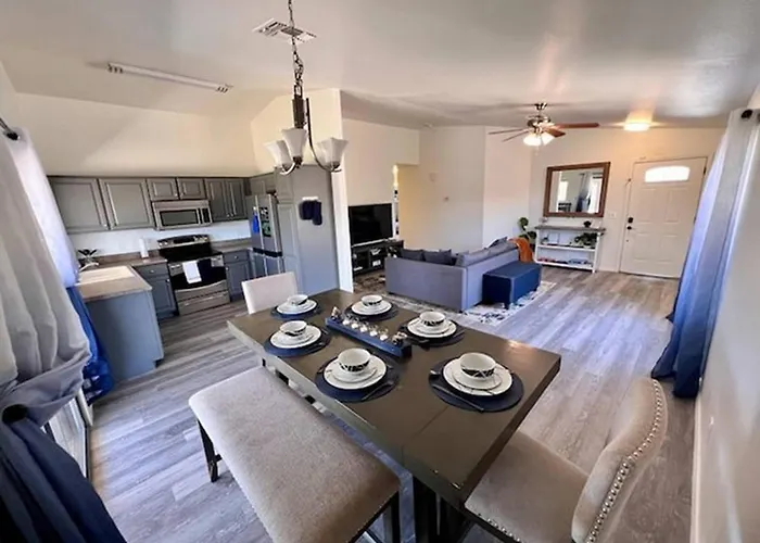 Hot Tub Retreat W Firepit And Bbq Mins To Westgate, State Farm