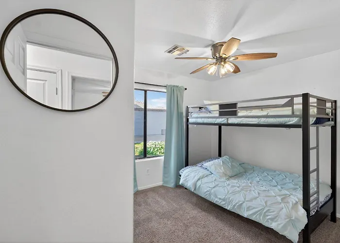 Hot Tub Retreat W Firepit And Bbq Mins To Westgate, State Farm * Glendale