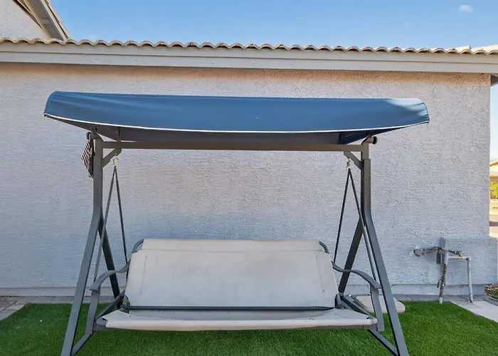 Hot Tub Retreat W Firepit And Bbq Mins To Westgate, State Farm Glendale
